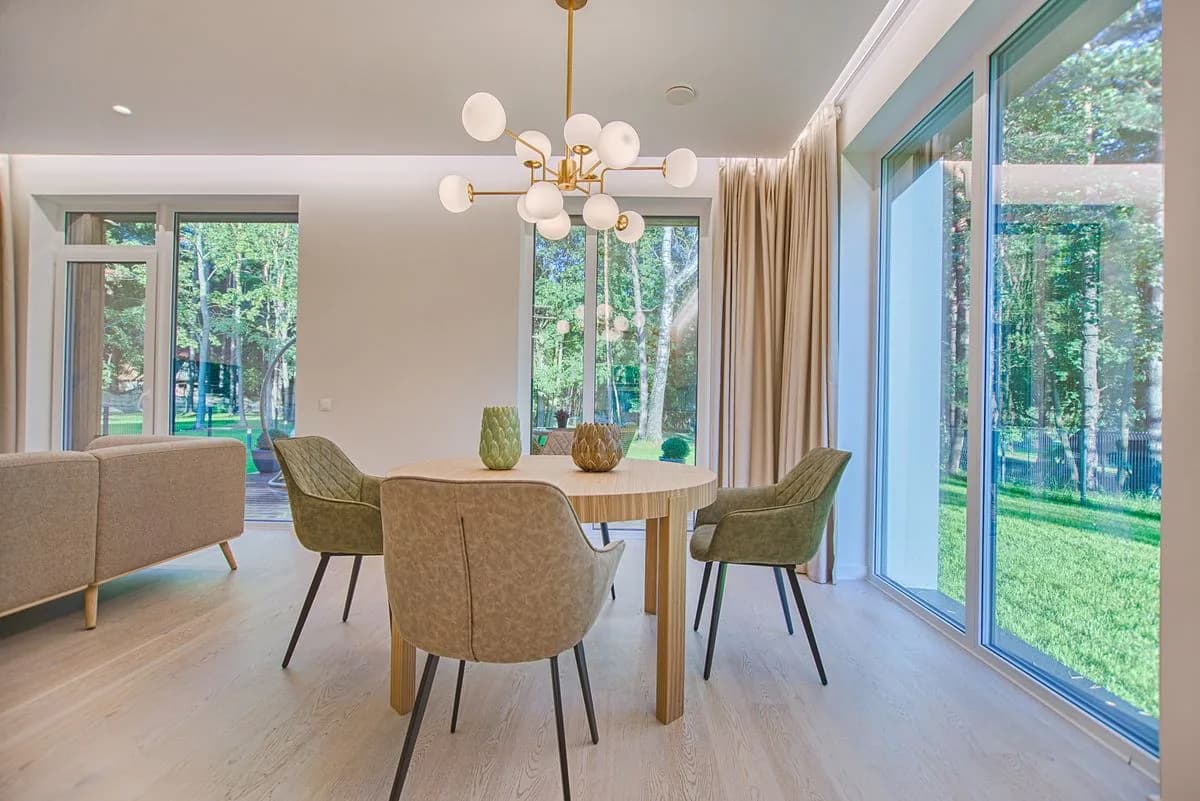 Tidy living room — buyer trust content